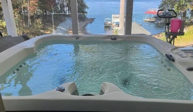 Modern Lakefront Luxury Dock Hot Tub & Beach