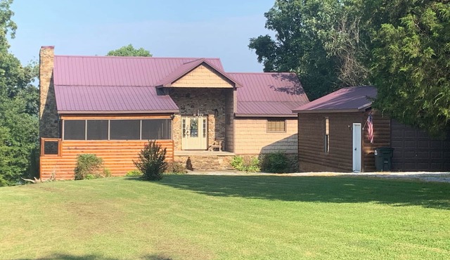 Modern Lakefront Log Cabin on Rough River Lake