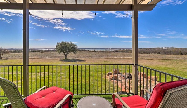 Modern Lakehouse w/Stunning Views & Hot Tub!