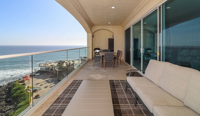 Modern-LasOlasCondo-Pools&Jacuzzis-6thFLR-Rosarito