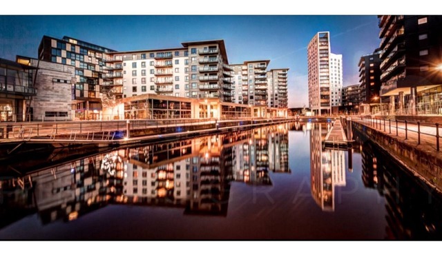 Modern Leeds Dock City Apartment