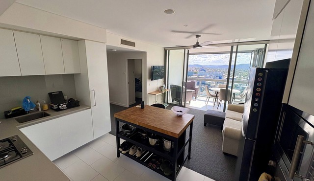 Modern, Light-Filled 1BR Near the City with Top Facilities