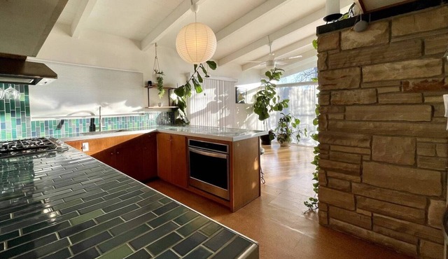 Modern, Light filled & Cozy 3bed Home