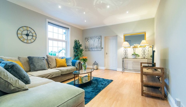 Modern Living 2 Bedroom Apartment South Wilmslow