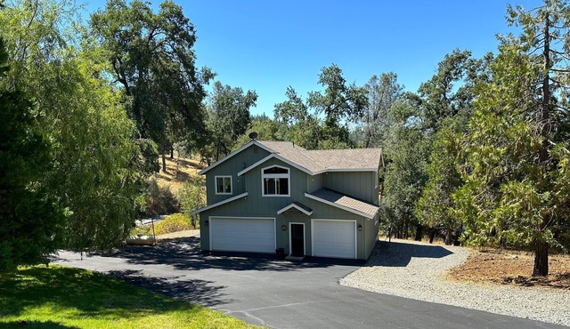 Modern Living in the Country - Placerville, CA