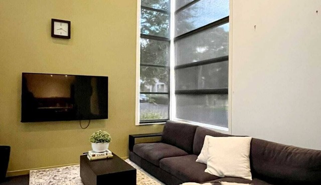 Modern Living | Near Flemington Racecourse, Highpoint Shopping Centre & CBD