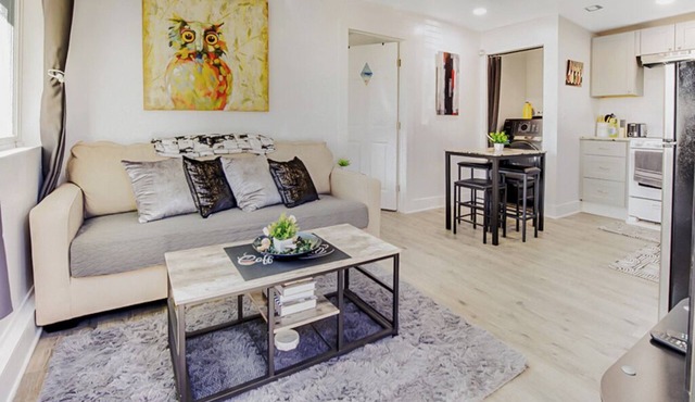 Modern Living with Office Area - Near Attractions and Hospitals