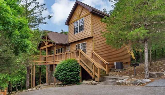 Modern Lodge, 3 Miles from Silver Dollar City!