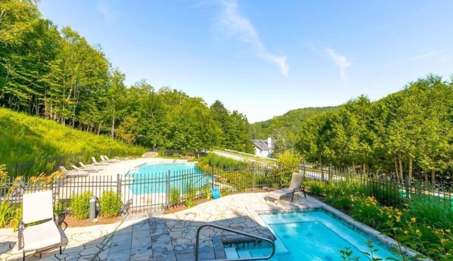 Modern Lodge Pool & Spa | Mont-Tremblant