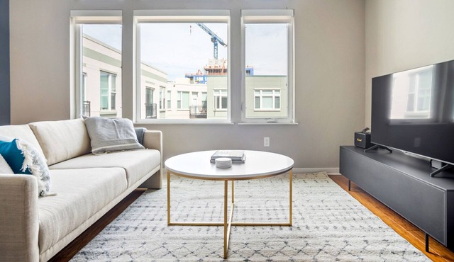 Modern LoDo Studio w/ Pool, Gym & W/D, near Union Station, by Blueground