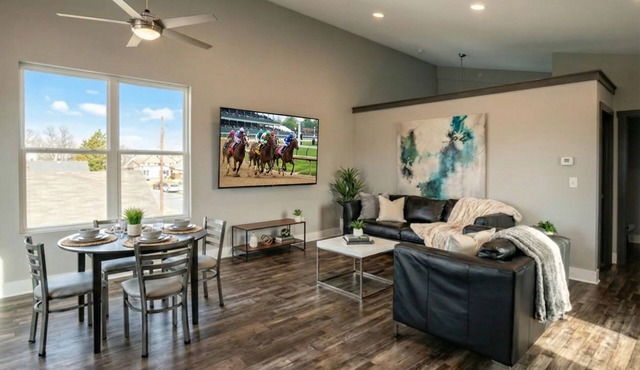 Modern Loft+Sky Deck~Walk to Bourbon & Beyond