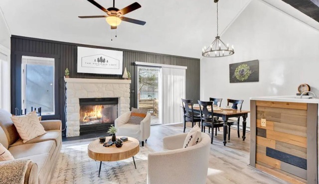 Modern loft w/pond view near lakes, golf & more!