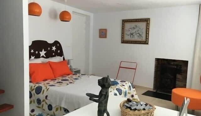 Modern Loft with Play Area in Dun-le-Palestel