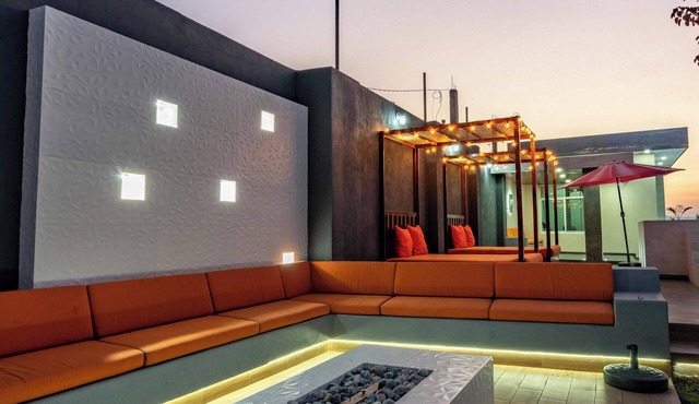 Modern Loft with Pools and Rooftop Sky Bar