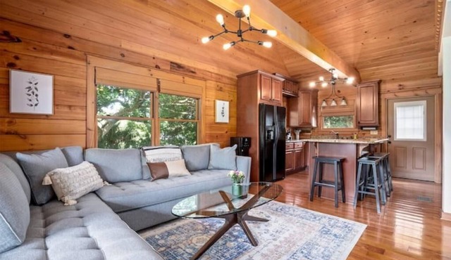 Modern log cabin between the beach and Disney