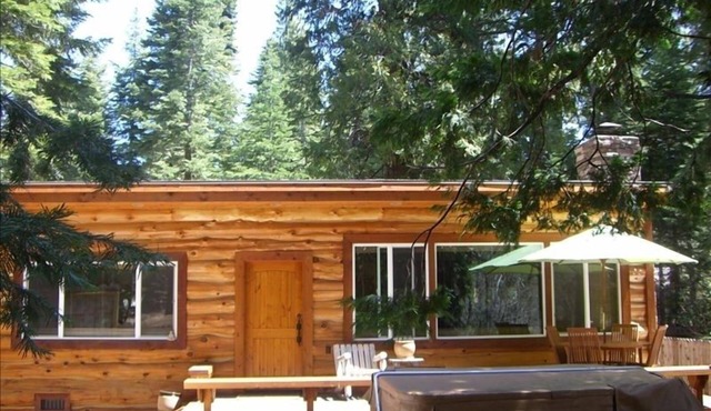 MODERN LOG CABIN-HOT TUB-TAHOE PARK BCH ACCESS