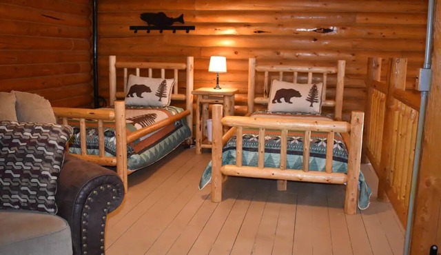 Modern log cabin with a cozy feel along the Clearwater River