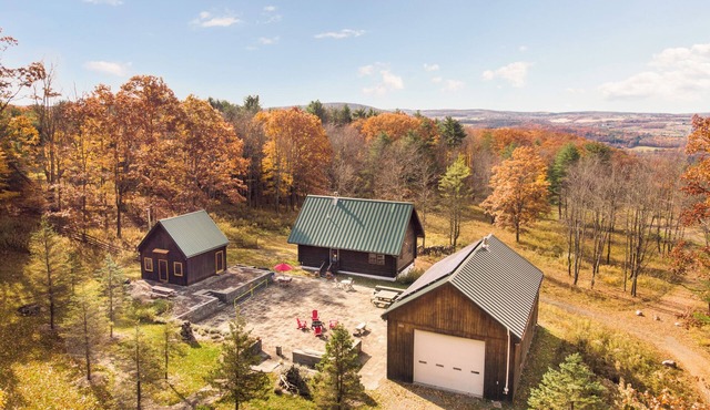Modern Log Home Retreat and Yoga Studio, Minutes from Ithaca and Colleges