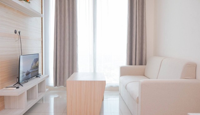 Modern Look And Homey 2Br Apartment Tree Park City Bsd