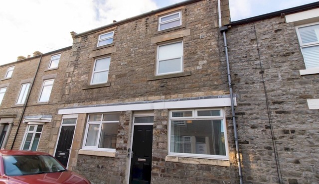 Modern Lovely Flat in St Johns Chapel - Pass the Keys