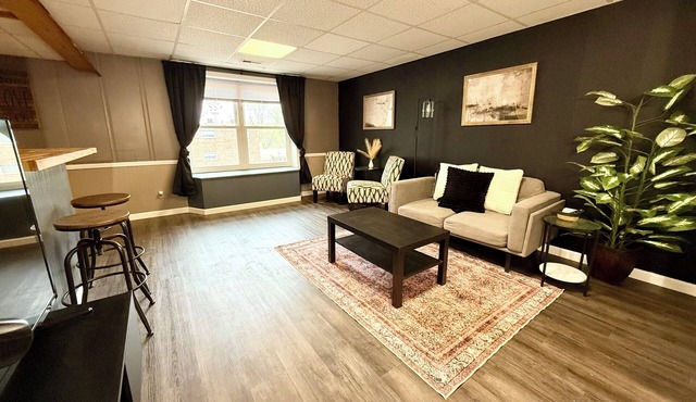 Modern Lower-Level Apartment in the Heart of Festus