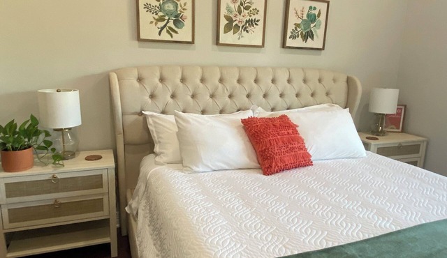 Modern Lufkin Retreat: High-end 3 Bedroom Home