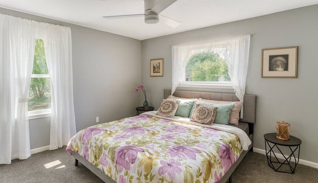 Modern Lux Clean 3BR 2BA Near Ft. Cavazos—King Bed, Massage Chair, Pet-Friendly