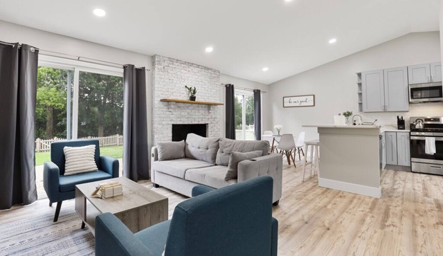 Modern Lux Escape: 3BR & Gameroom