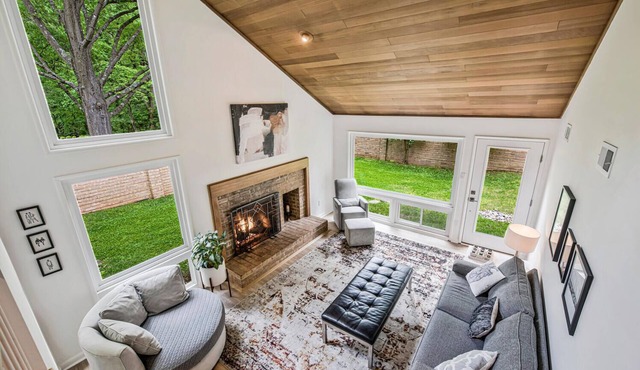 Modern Lux Home near DC!