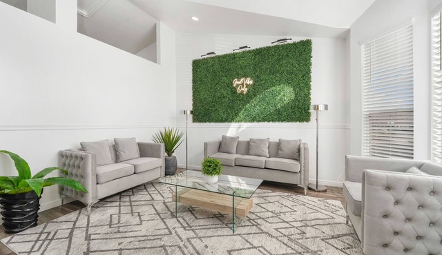 Modern & Lux Stay