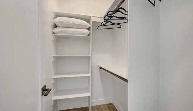 Modern - Lux Townhouse w/private garage
