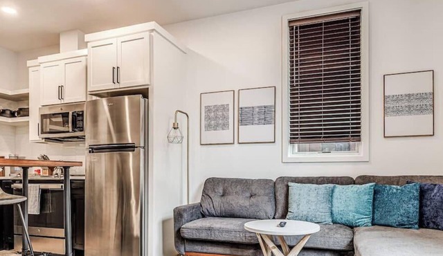 Modern LUXE 1-Bed In Wheeler District