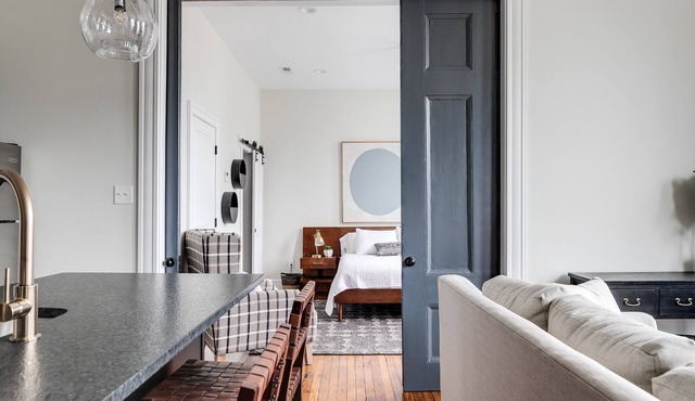 Modern Luxe Apartment - Close to City Center