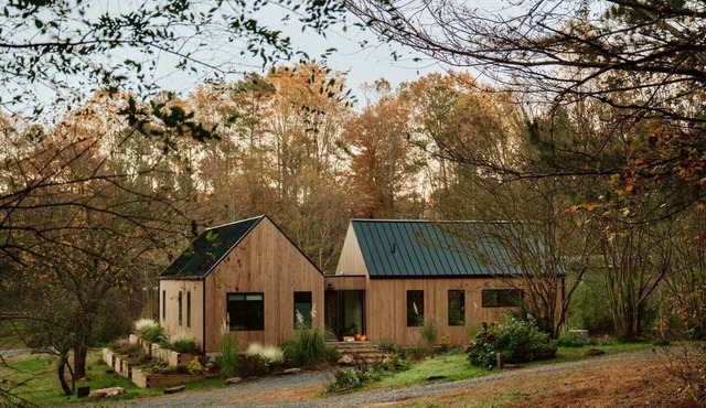 Modern Luxe Barn House w Hot Tub