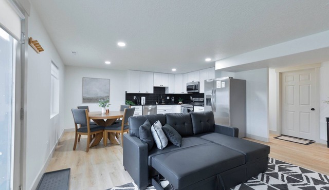 Modern LUXE Retreat w/Firepit & Private Backyard- 2Bed/1Bath