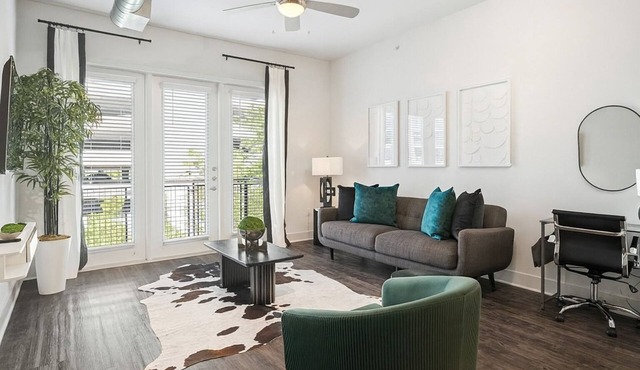 Modern Luxe Serenity - 1BR - Near Downtown