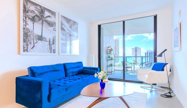 Modern Luxe Smart Condo w/Workspace, Pools, Gym, Parking