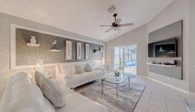 ⭐Modern & Luxurious 4 Bed Home | Gated Resort | SOUTH Facing Pool | Mins to WDW⭐