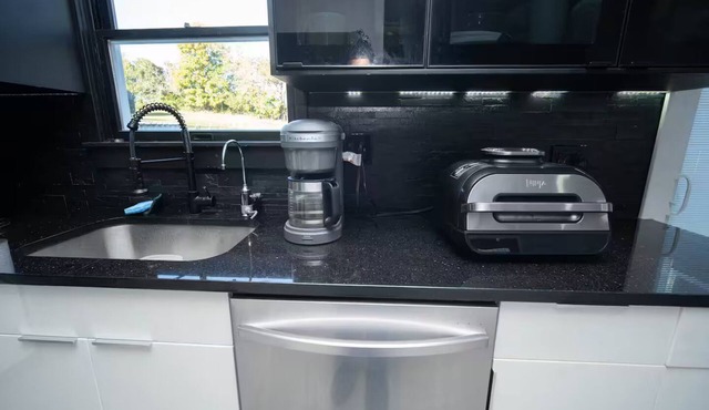 Modern Luxurious Home 5-bed