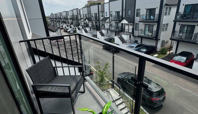 Modern & Luxurious NYC-Themed 3-Bedroom Apartment Located Inside Gated Community