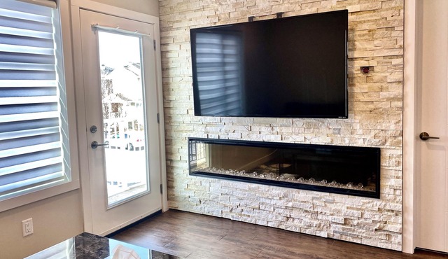 Modern & Luxurious Private Suite in Regina
