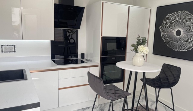 Modern-luxury 1bedroom-EnsuiteBathroom-Garden-Wifi