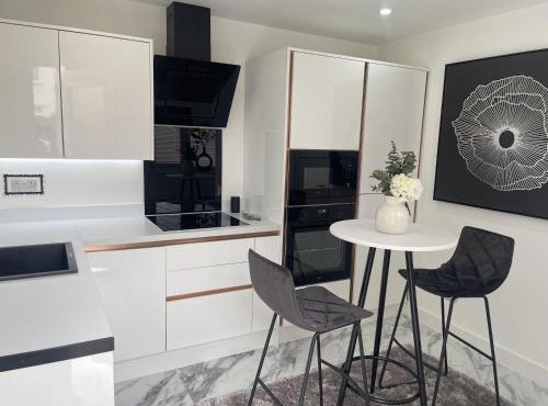 Modern-luxury 1bedroom-EnsuiteBathroom-Garden-Wifi