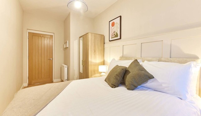 Modern Luxury 2-Bedroom Oasis in Heart of Whitley Bay