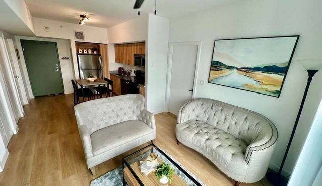 Modern Luxury 2-bedroom apartment with AC in Lovely Houston. Pool, Gym & Parking