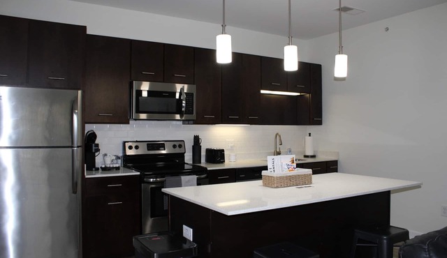 Modern Luxury 2BR with Pool Access