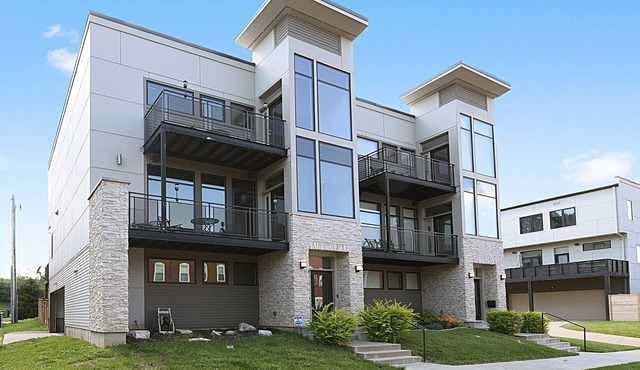 Modern Luxury 3-Story Brand New Home in STL