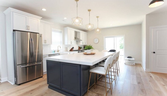 Modern Luxury 4 Bedroom Home, Steps from Park