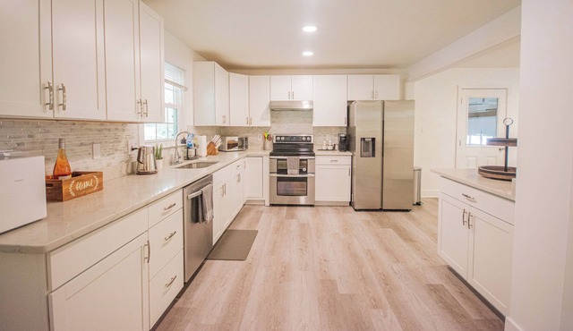 Modern Luxury 5BR Home, Safe & Quiet Neighborhood