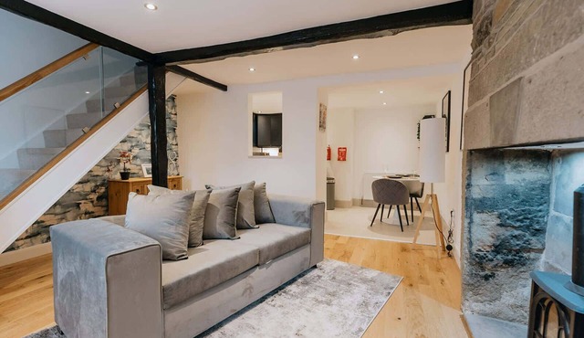 Modern Luxury Cottage based in Holmfirth